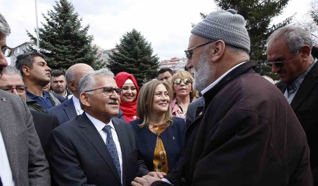 Başkan Büyükkılıç: “İnsanları kucaklayan, bağrına basan, bir yaklaşım içerisindeyiz”