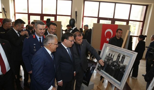 Vali Çiçek ve Başkan Büyükkılıç, Atatürk’ü Anma Programına katıldı