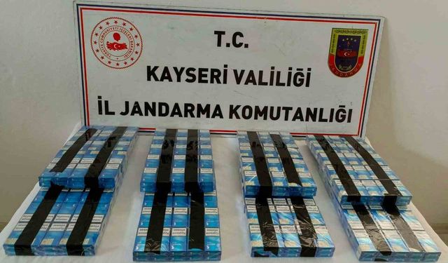 Durdurulan çekicide 400 paket kaçak sigara bulundu