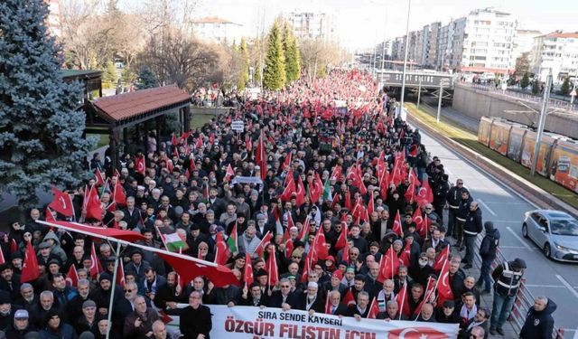 Binlerce kişi Filistin’e özgürlük için yürüdü