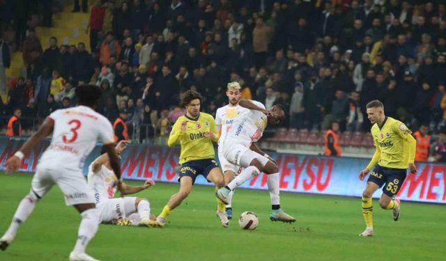 Kayserispor sahasında Fenerbahçe’ye 4-3 mağlup oldu