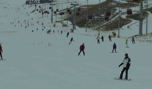 Erciyes’te pistler doluyor