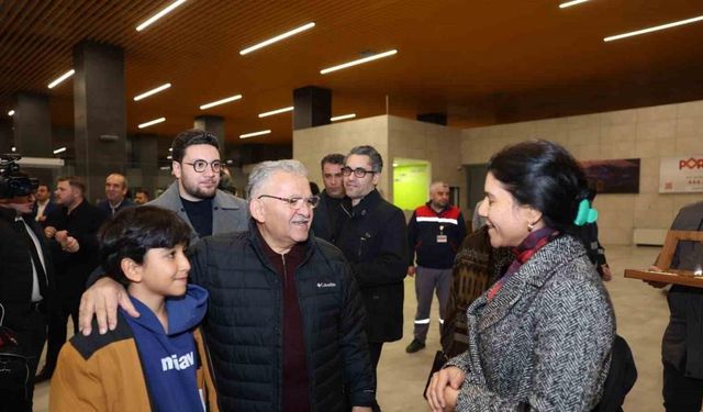 Kayseri Havalimanı’nın Yeni Terminal Binasının ilk yolcuları karşılandı