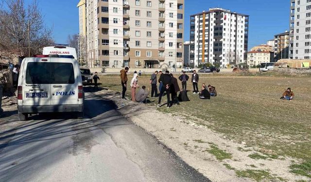 Kardeşleriyle koşan çocuk, bir anda yere yığılarak hayatını kaybetti!