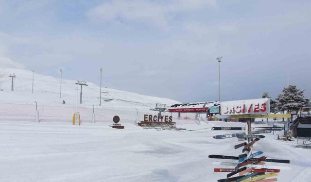 Erciyes’te kar kalınlığı 120 santimetreyi buldu