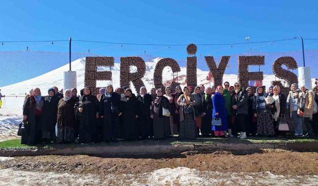 KAYMEK’ten Erciyes Dağı’na hiç gitmeyen 55 kadına jest