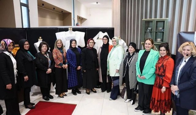 Başkan Memduh Büyükkılıç Pınarbaşı'da KAYMEK Kursiyerleri ve Esnafla Buluştu