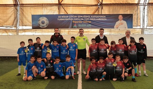 Nevşehir İlkokullar Arası 23 Nisan Halı Saha Futbol Turnuvası'nda Necip Fazıl Kısakürek İlkokulu Şampiyon Oldu