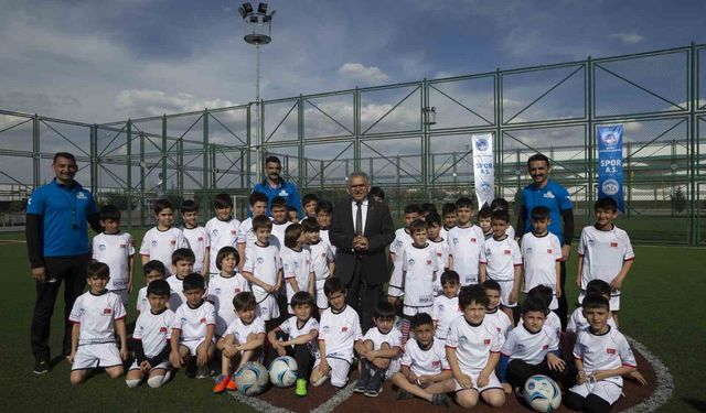 Kayseri Büyükşehir Belediye Başkanı, Gençlere Yönelik Hizmetlerini 19 Mayıs Mesajında Anlattı