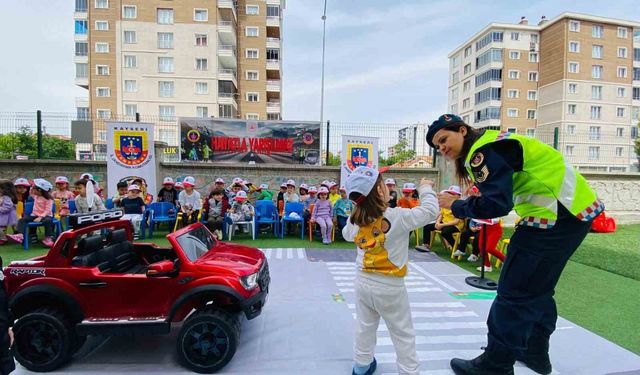 Kayseri Jandarması, 76 Çocuğa Trafik Eğitimi Verdi