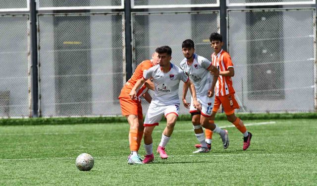 Niğde Belediyespor, U18 Türkiye Şampiyonası'nda Adana 1954 FK'yı Yendi