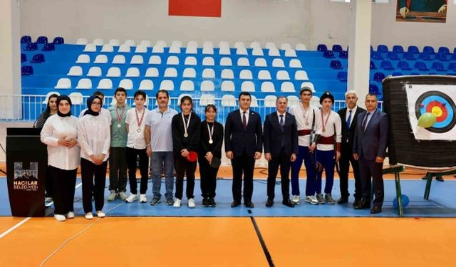 Hacılar'da Yenilenen Spor Salonu Gençlerin Hizmetinde