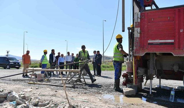 Kayseri Büyükşehir Belediye Başkanı Dr. Memduh Büyükkılıç, Deprem Mikrobölgeleme Çalışmalarını İnceledi