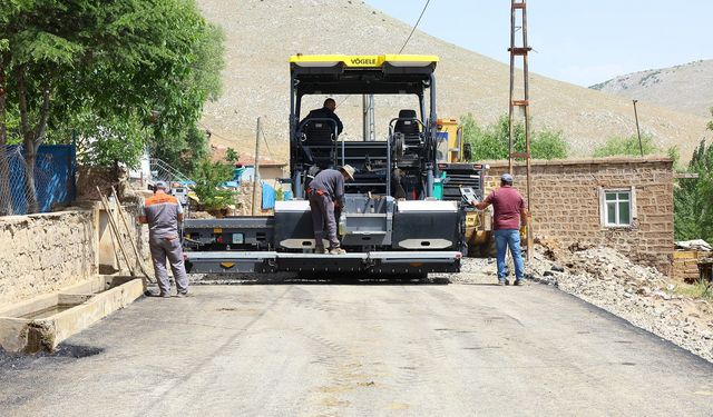 Kayseri Büyükşehir Belediyesi'nden Develi Kale Mahallesi'ne 2 Milyon TL'lik Asfalt Çalışması