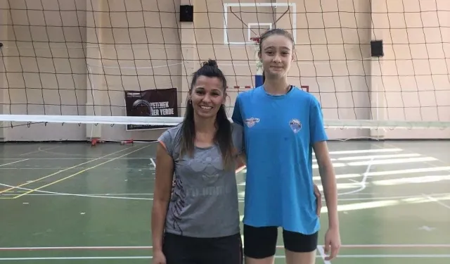 Kayserili Genç Voleybolcu Minel Nefin Özen, U18 Milli Takım Kampına Katıldı