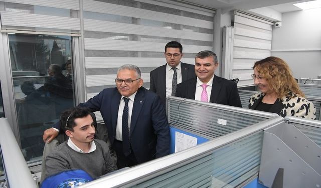 Kayseri Büyükşehir Belediyesi Alo 153 İletişim Merkezi, 2024 Yılında 600 Bin Çağrıya Yanıt Verdi!