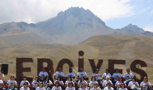 Erciyes’te darbuka şov