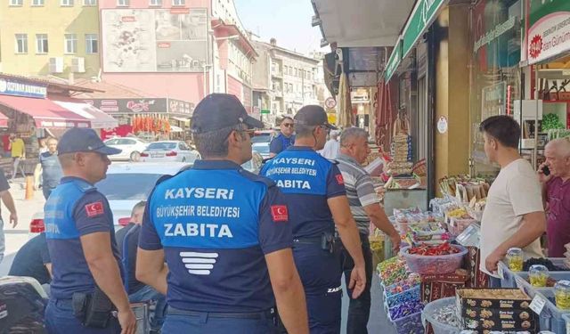 Zabıta ekiplerinden kaldırım ve yol işgallerine karşı denetim yaptı