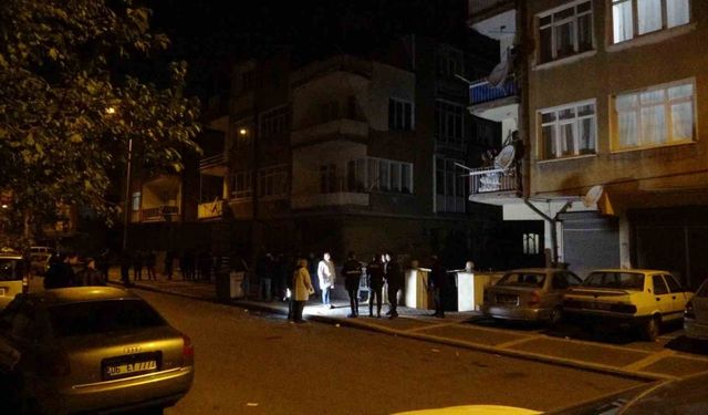 4 emniyet personelini bıçakla yaralayan şahsı etkisiz hale getiren polislerin duruşması başladı