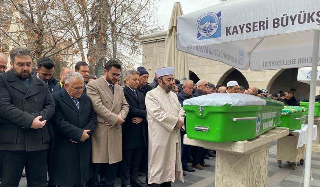 Otel yangınında hayatını kaybeden Kayserili kadın toprağa verildi