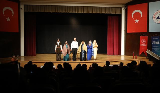 ERÜ’de 11. Tiyatro Festivali Sanatseverlere Kapılarını Açtı