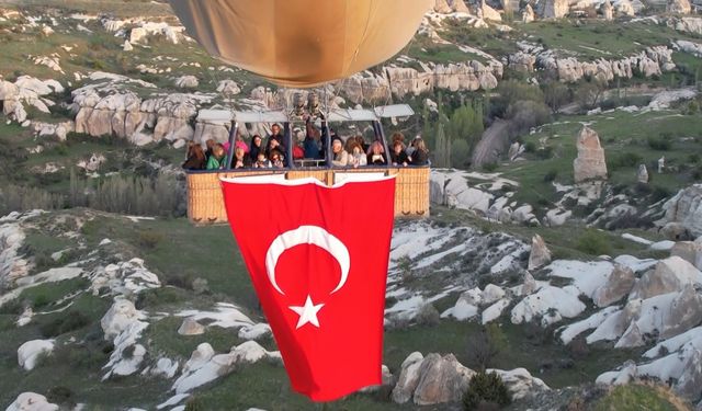 23 Nisan Coşkusu Kapadokya Semalarında