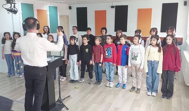 Niğde Çocuk Korosundan "Türk Çocuklarının Sesi" Klibi