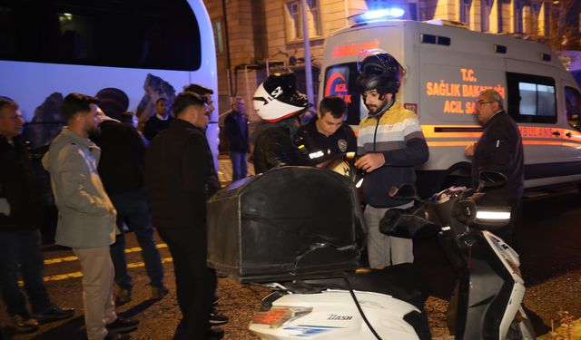 Motosiklet ile Minibüs Çarpıştı: 1 Yaralı