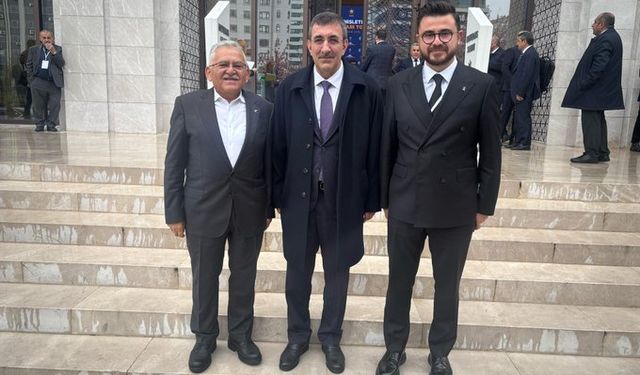Başkan Büyükkılıç, Cumhurbaşkanı Yardımcısı Yılmaz ile Kayseri'yi Görüştü