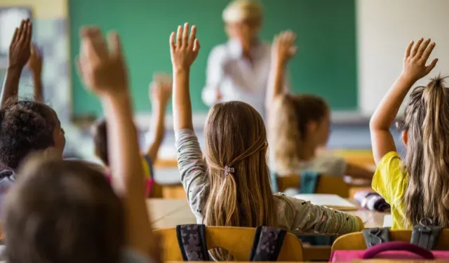 Ders Zili Pazartesi Günü Yeniden Çalıyor