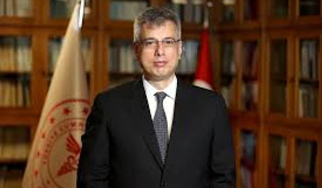 Hizmet-İş Sendikası Üyeleri Altındağ Belediyesi Önünde Eylem Yaptı