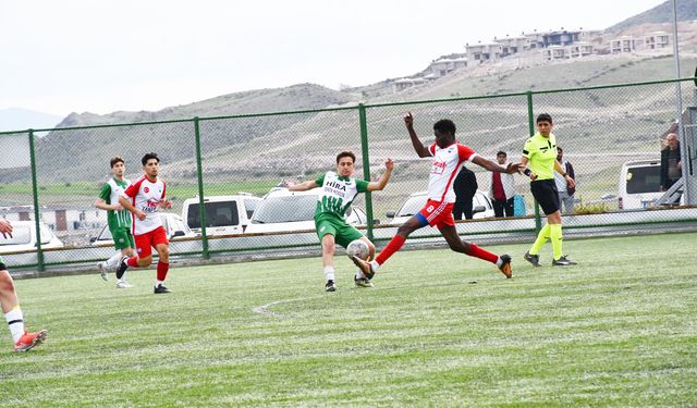 Amatör Maçta 7 Kırmızı Kart Çıktı, Kazanan Olmadı