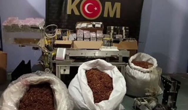 Kaçak sigara imalathanesine baskın: 400 bin TL’lik malzeme ele geçirildi
