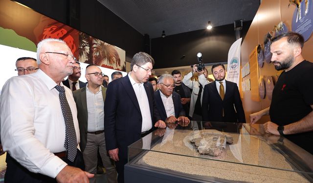 Büyükkılıç’tan Tunç’a Kültepe ve Fosil Tanıtımı