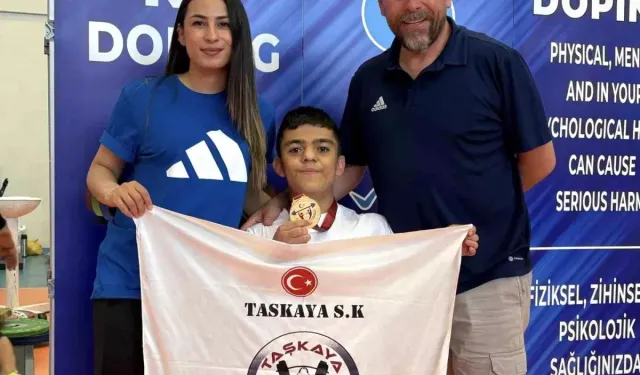 Kayserili Haltercilerden Türkiye Şampiyonası'nda Çifte Altın Zafer