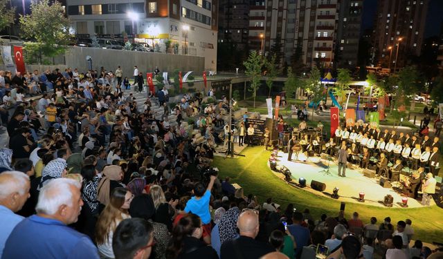 Talas’ta Babalar Günü Coşkusu 'Hoş Seda' ile Taçlandı