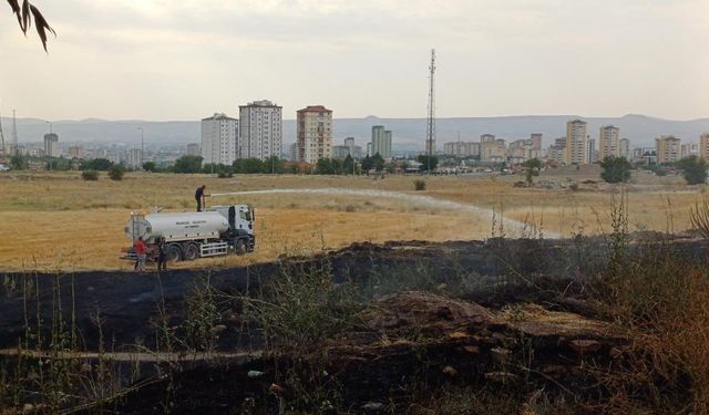 Melikgazi’de Ot Yangını Büyümeden Söndürüldü