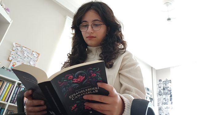 17 yaşındaki Eylül Yıldız ilk romanını yazdı