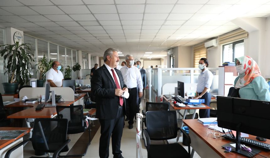 Başkan Palancıoğlu, ilk mesai gününde personel ile bayramlaştı