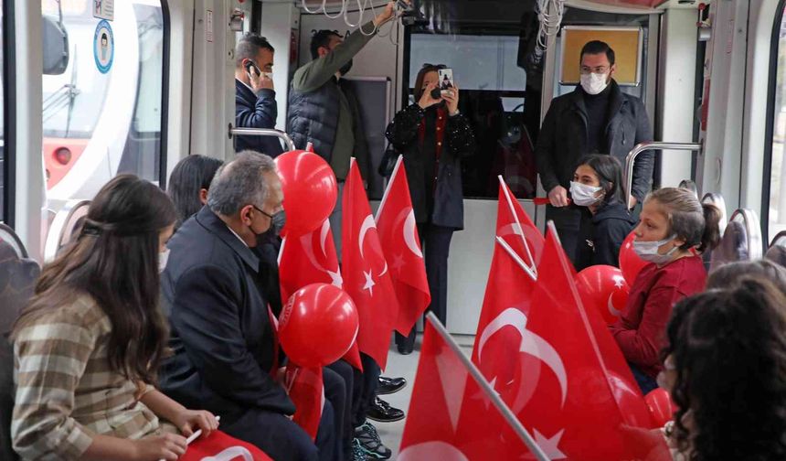 Tramvayda İstiklal Marşı