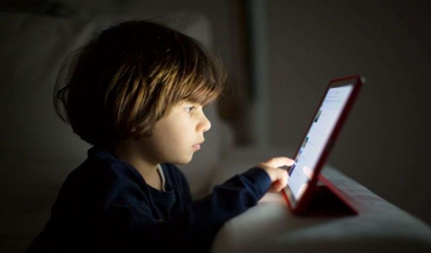 Ekran bağımlılığı çocukları olumsuz etkiliyor