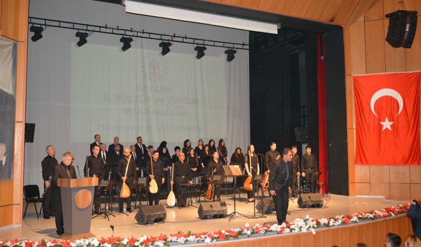 Türkülerle Anadolu temalı konser izleyicileri ağlattı