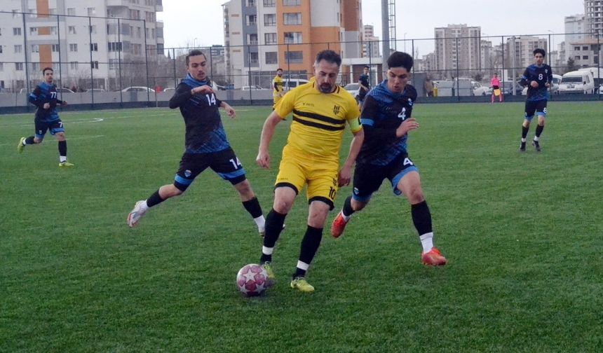 Kayserigücü: 1- Kayseri Atletikspor: 2