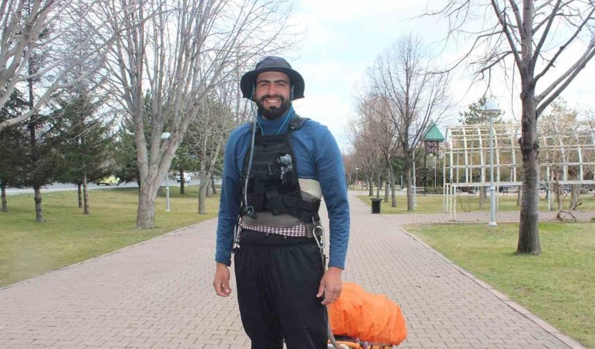 4 bin 500 kilometre yürüyen Mohamed’in hedefi ‘Kabe’