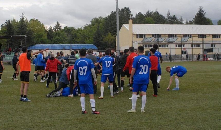Develi Erciyesspor - Ambar Kızılırmakspor Maçı Kavgayla Yarıda Kaldı