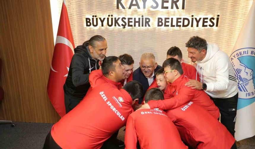 Kayseri'de Spor ve Dayanışma: Başkan Büyükkılıç, Down Sendromlu Sporcuları Ağırladı