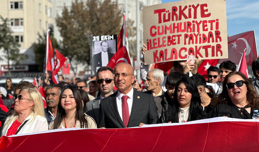 Genç: Ulusumuzun Cumhuriyet'inin 101. yılı kutlu olsun"