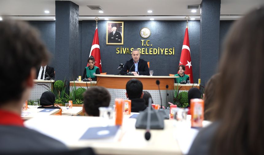 Sivas Belediye Meclisi 23 Nisan'da çocuklara emanet edildi