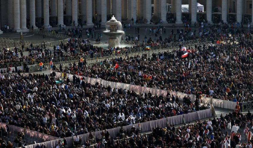 Papa Francis Son Yolculuğuna Uğurlanıyor