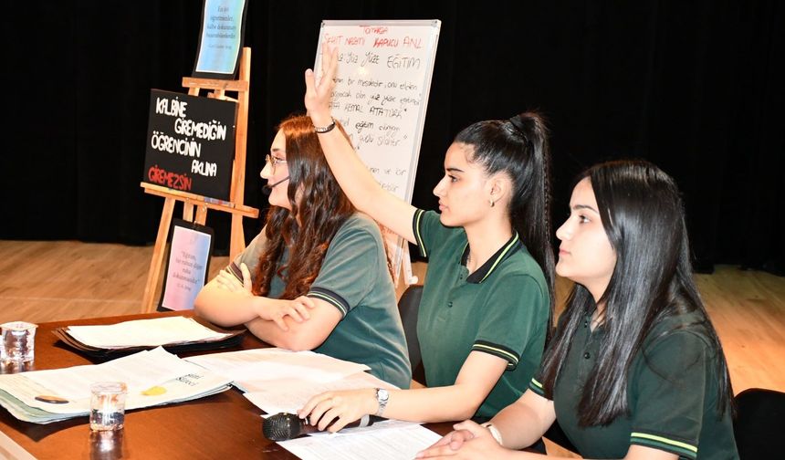 Tomarza Şehit Nazmi Kapucu Anadolu Lisesi Kayseri birincisi oldu